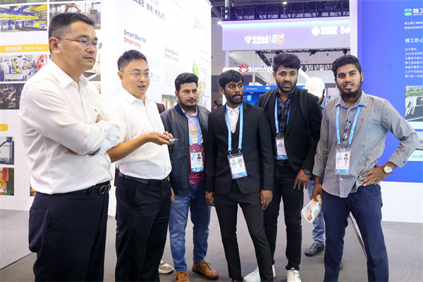 1733451168484809.jpg 汤总.jpg