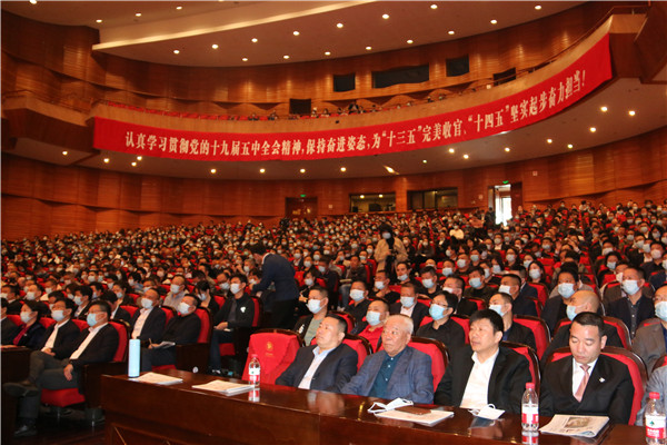 1604363851113141.jpg 向导合影.jpg